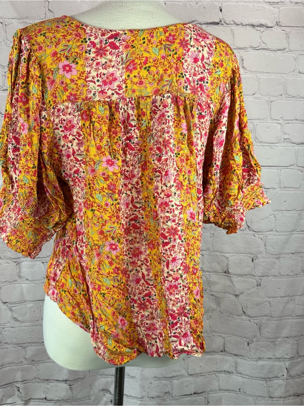 easel Floral V-Neck Short Sleeve Top in Yellow and Pink - Picture 3 of 8